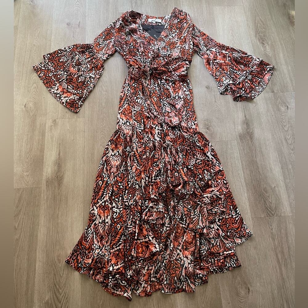 elliatt adamite tie front orange satin asymmetrical bell sleeve maxi dress small